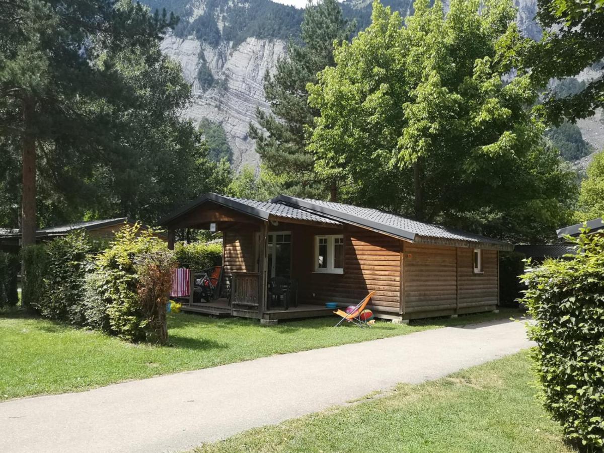 Camping Le Colporteur Hotel Le Bourg-dʼOisans Buitenkant foto