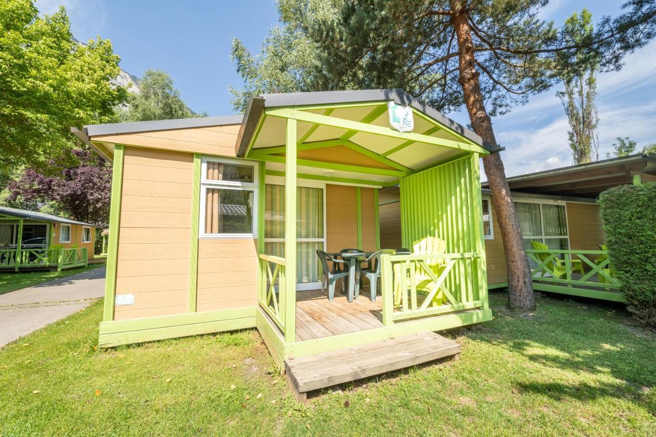 Camping Le Colporteur Hotel Le Bourg-dʼOisans Buitenkant foto