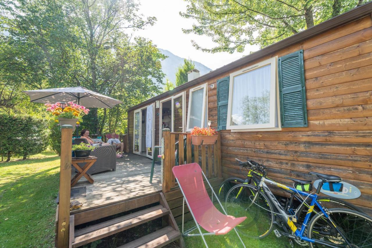 Camping Le Colporteur Hotel Le Bourg-dʼOisans Buitenkant foto