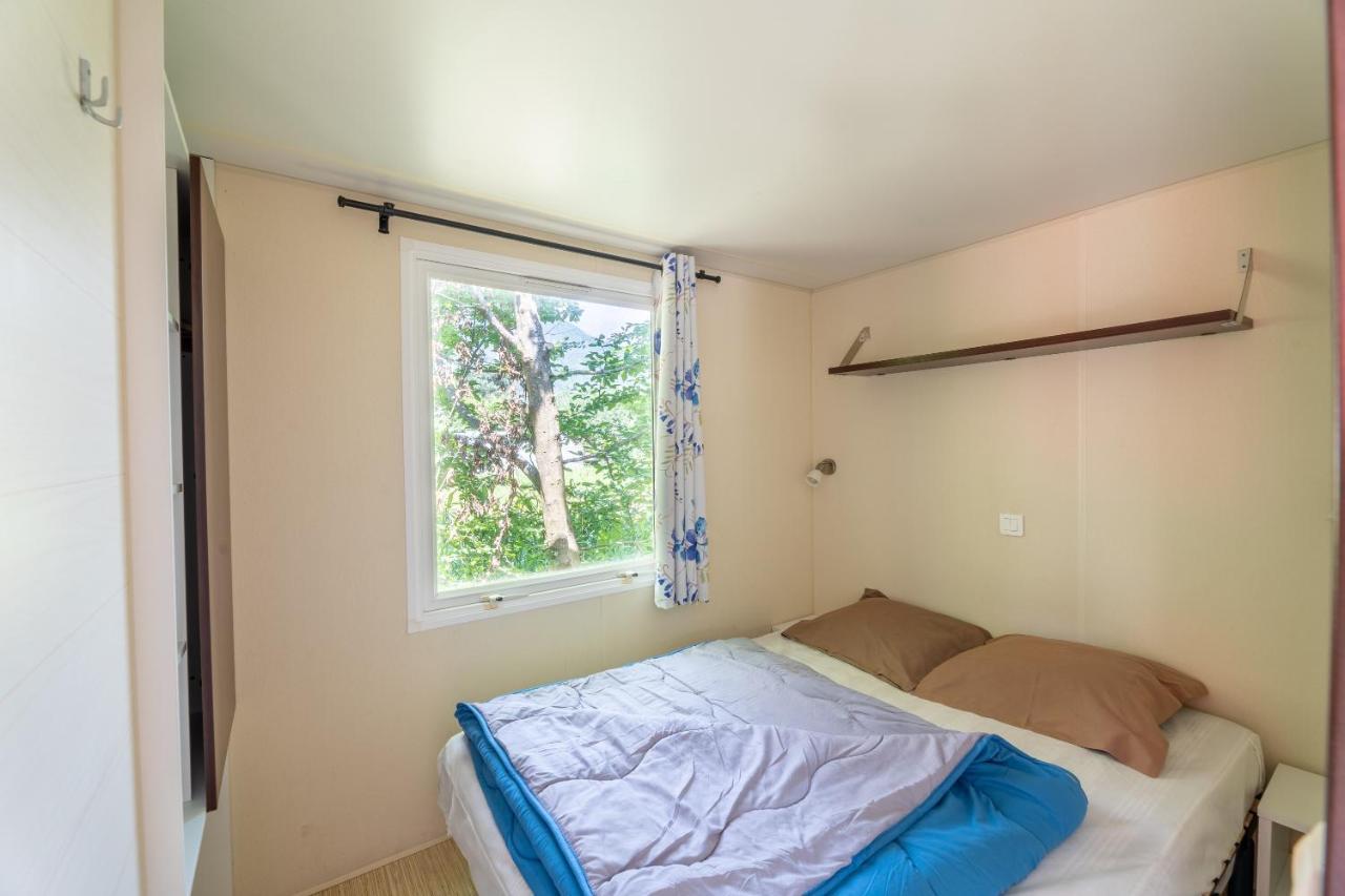 Camping Le Colporteur Hotel Le Bourg-dʼOisans Buitenkant foto