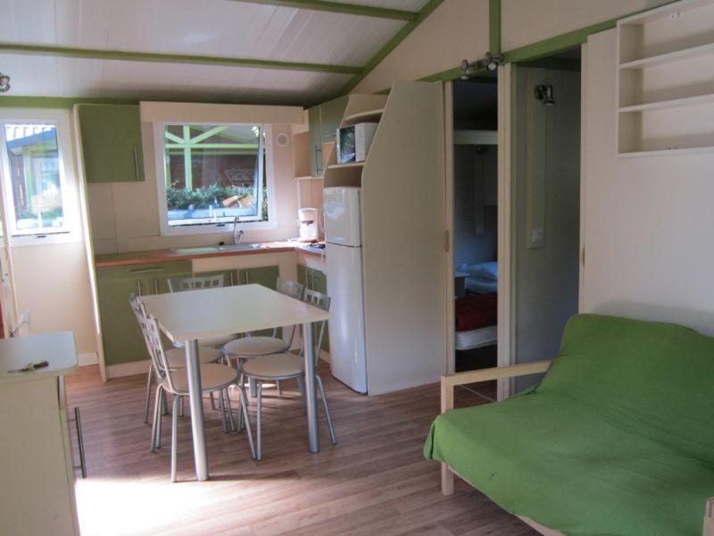 Camping Le Colporteur Hotel Le Bourg-dʼOisans Buitenkant foto