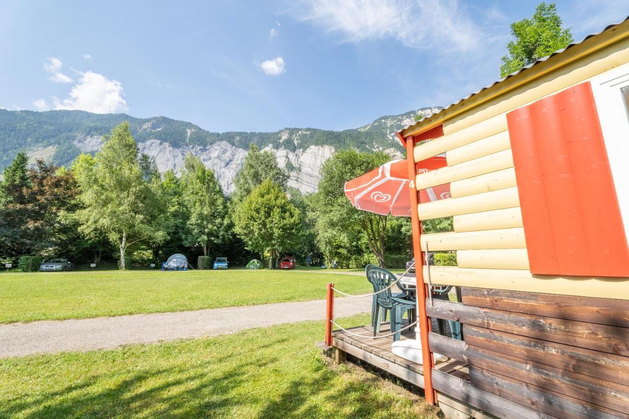 Camping Le Colporteur Hotel Le Bourg-dʼOisans Buitenkant foto