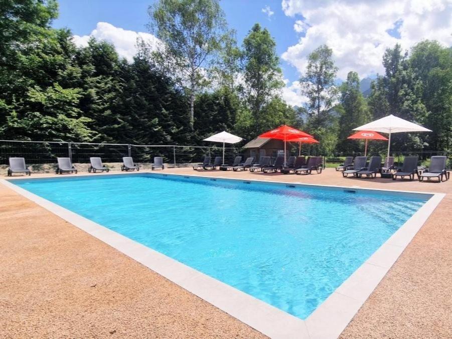 Camping Le Colporteur Hotel Le Bourg-dʼOisans Buitenkant foto