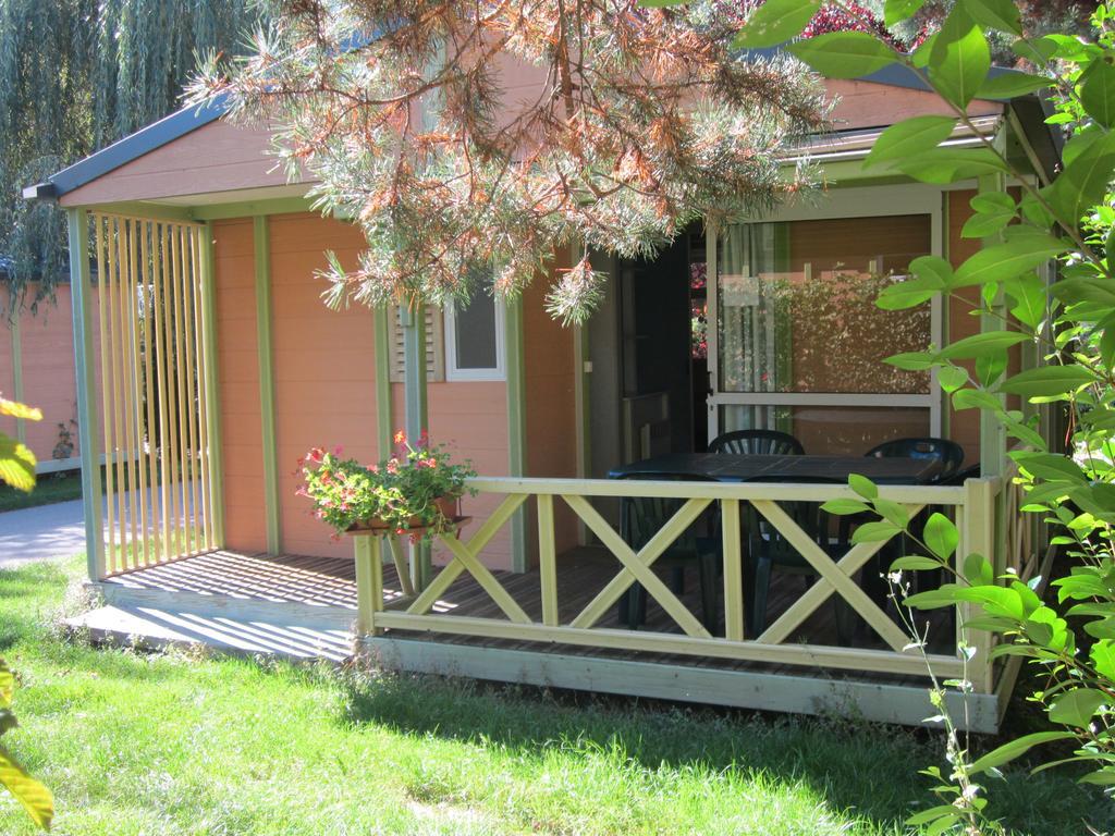 Camping Le Colporteur Hotel Le Bourg-dʼOisans Buitenkant foto