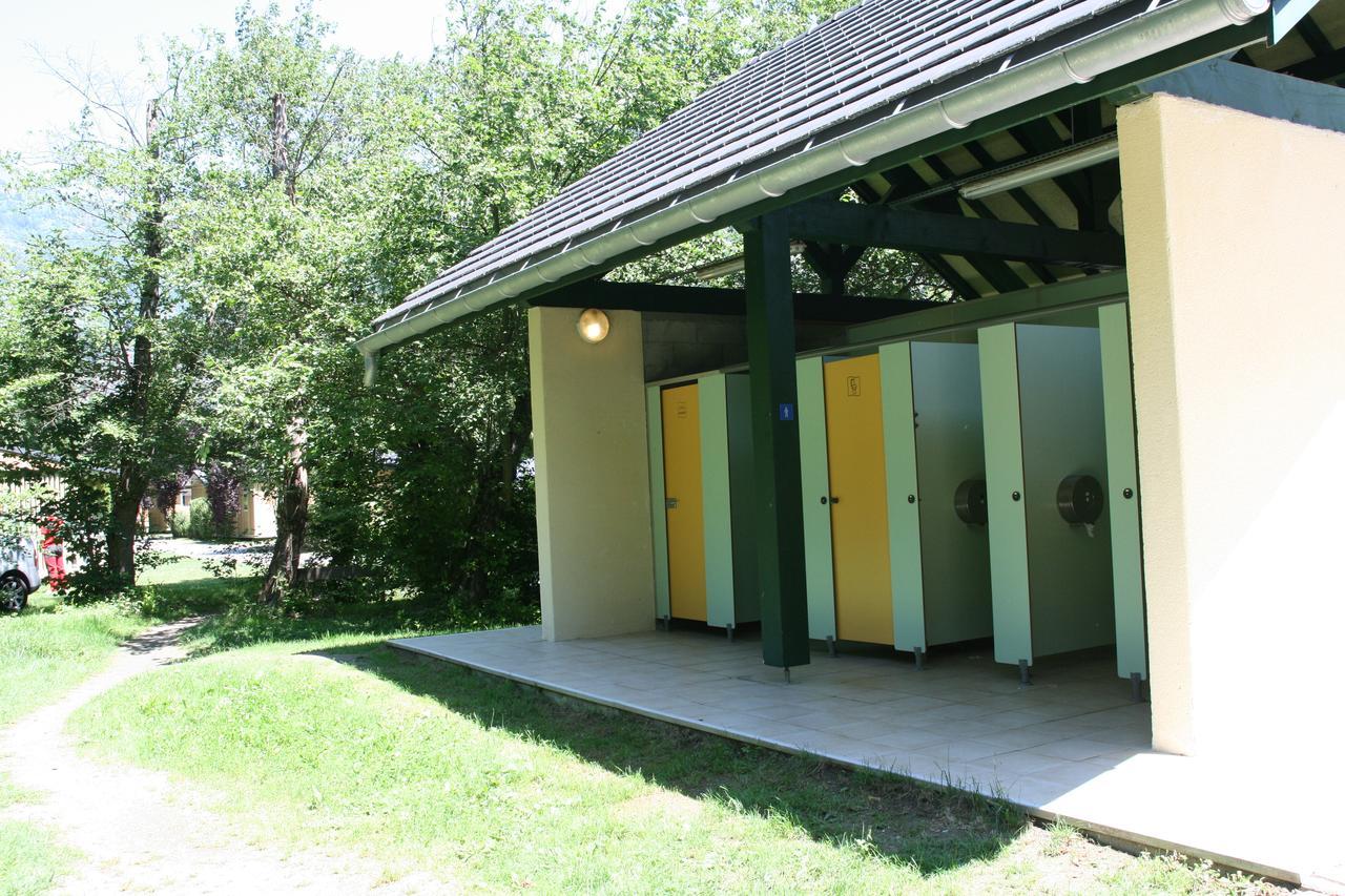 Camping Le Colporteur Hotel Le Bourg-dʼOisans Buitenkant foto