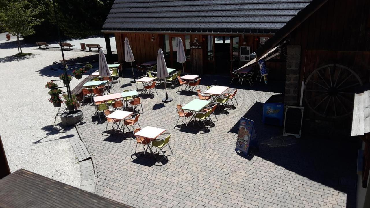 Camping Le Colporteur Hotel Le Bourg-dʼOisans Buitenkant foto